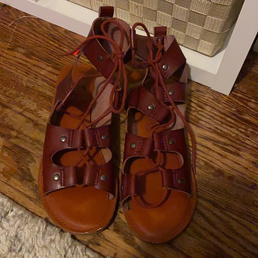 American Eagle Sandals